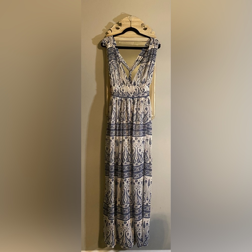 NWT Deep V twist back maxi dress - Large
